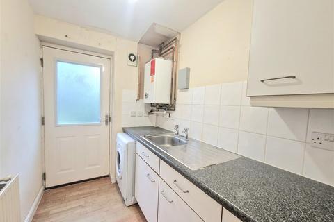 4 bedroom townhouse to rent, Chamberlayne Avenue, WEMBLEY