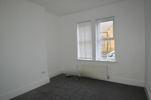 2 bedroom ground floor flat to rent, Chandos Street, Gateshead, NE8