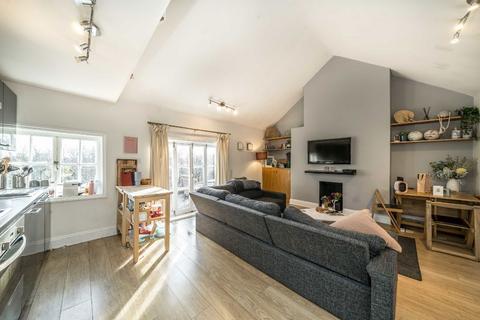 3 bedroom flat for sale, Clapham Road, London SW9