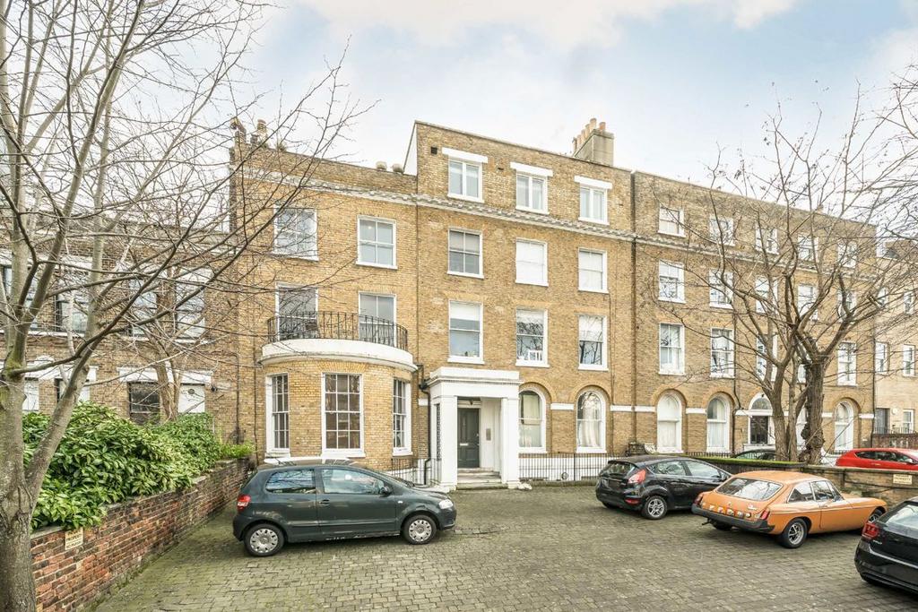 Clapham Road, London SW9 3 bed flat - £610,000