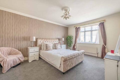 Annalyn Cecil Road, Iver, SL0 9PS