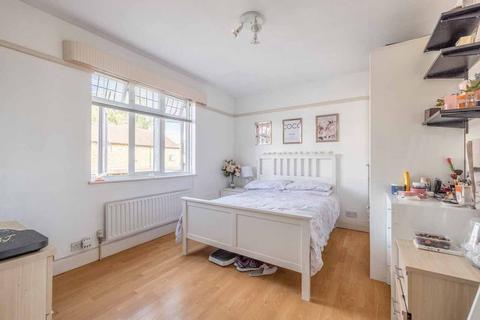 Annalyn Cecil Road, Iver, SL0 9PS