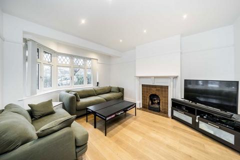 4 bedroom semi-detached house to rent, Princes Gardens, London W3