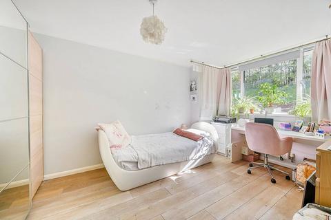 1 bedroom flat for sale, Cheyne Path, Hanwell, London, W7