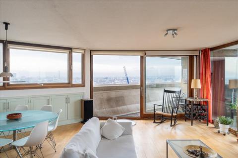 3 bedroom apartment for sale, Cromwell Tower, Barbican, London, EC2Y