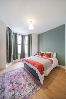 2 bedroom maisonette to rent, Morrish Road Brixton SW2