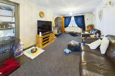 3 bedroom end of terrace house for sale, Long Riding, Basildon