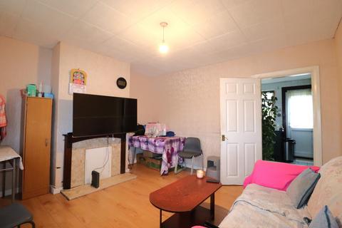 3 bedroom terraced house for sale, Billet Road, London E17