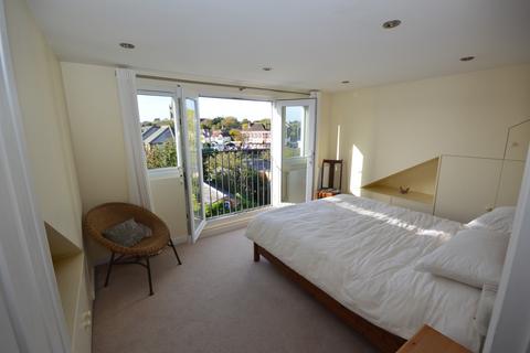 5 Worthington Road, Surbiton, KT6 7RU