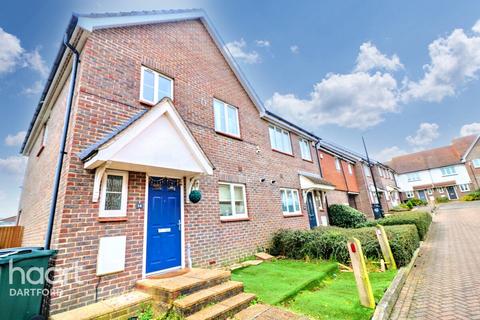 3 bedroom semi-detached house to rent, Millers Close, DARTFORD