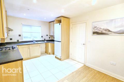 3 bedroom semi-detached house to rent, Millers Close, DARTFORD