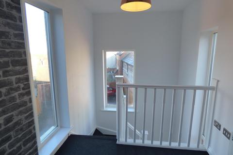 2 bedroom flat to rent, Smallhill Road, Telford TF4