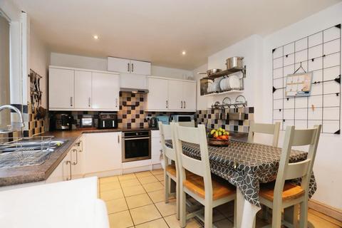 3 bedroom end of terrace house for sale, Spalding Avenue, York