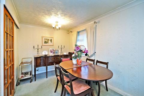 2 bedroom detached bungalow for sale, High Ash Drive, Leeds LS17