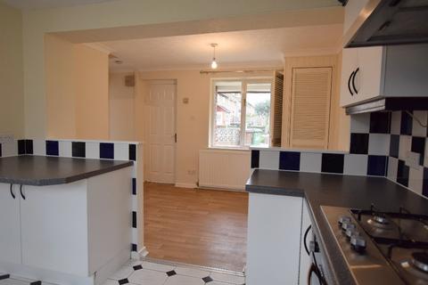 3 bedroom end of terrace house to rent, Elliot Way, Stafford, ST17