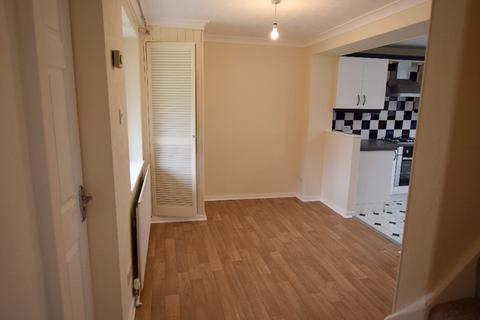 3 bedroom end of terrace house to rent, Elliot Way, Stafford, ST17