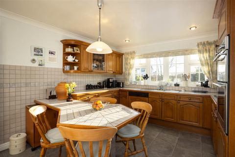 5 bedroom detached house for sale, Rose Croft, Leeds LS17