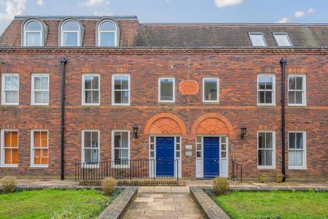 1 bedroom flat for sale, Aylesbury,  Buckinghamshire,  HP19