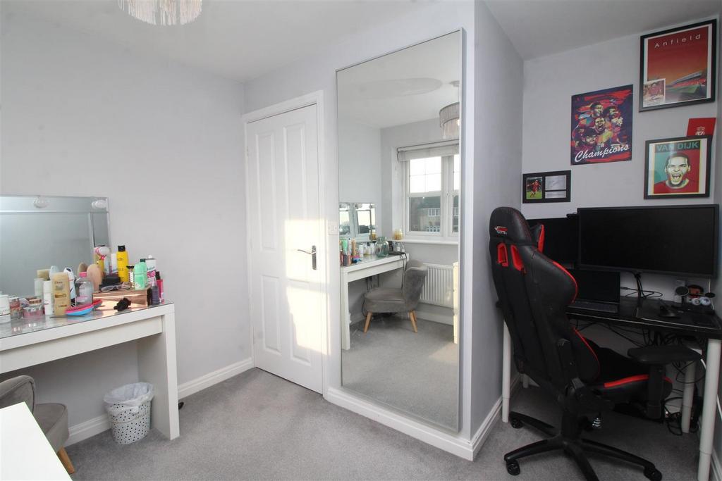 Bedroom 3 .JPG