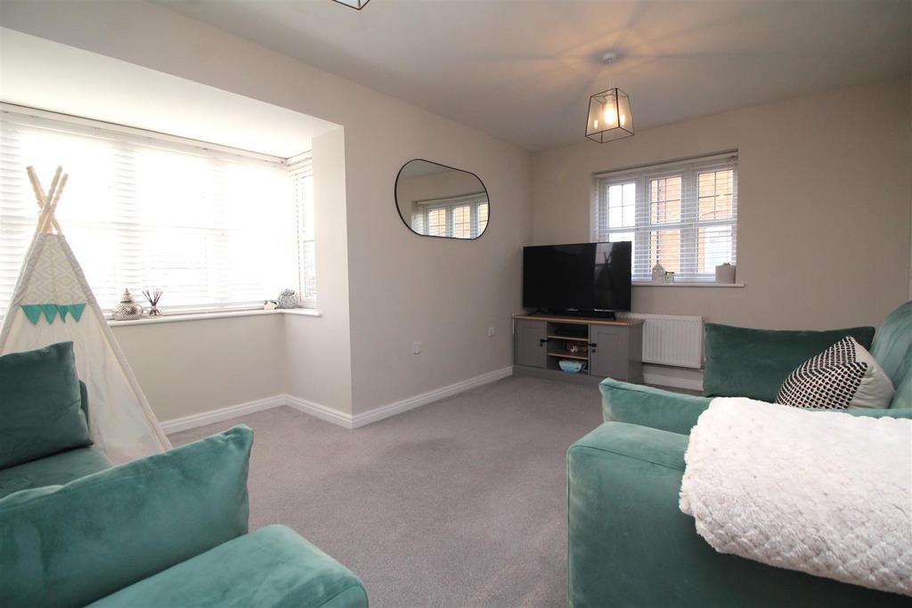 Living room 2 .JPG
