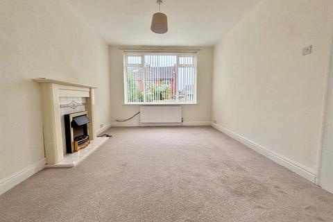 3 bedroom semi-detached house to rent, Prince Edward Road, Wortley, Leeds