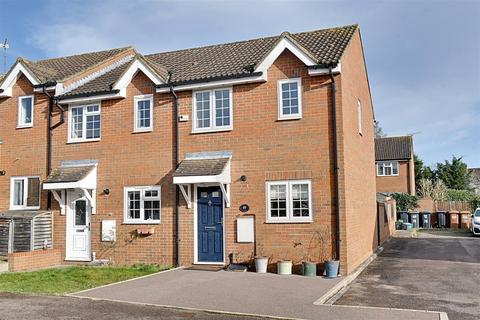 2 bedroom end of terrace house for sale, Foxes Close, Hertford SG13