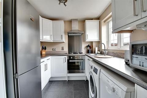 2 bedroom end of terrace house for sale, Foxes Close, Hertford SG13