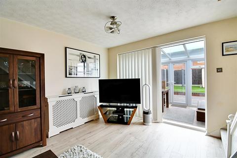 2 bedroom end of terrace house for sale, Foxes Close, Hertford SG13