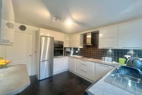 4 Barnfold Place, Shafton, Barnsley, S72 8WD