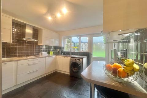 4 Barnfold Place, Shafton, Barnsley, S72 8WD