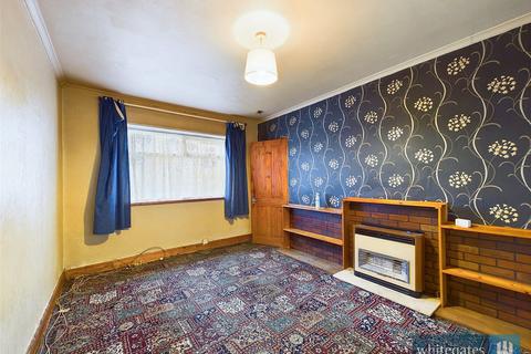 3 bedroom end of terrace house for sale, Fenby Avenue, Bradford, West Yorkshire, BD4