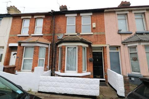 2 bedroom terraced house to rent, Burnt Oak Terrace, Gillingham