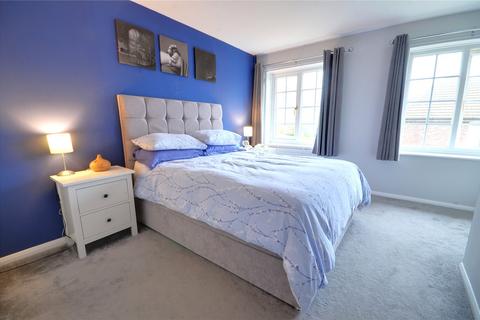 17 Benchfield Close, East Grinstead, RH19 3NZ