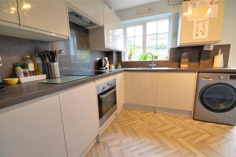 17 Benchfield Close, East Grinstead, RH19 3NZ