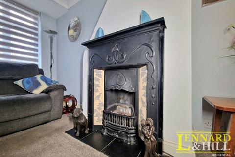 3 bedroom semi-detached house for sale, Long Lane, Grays RM16