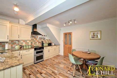 3 bedroom semi-detached house for sale, Long Lane, Grays RM16