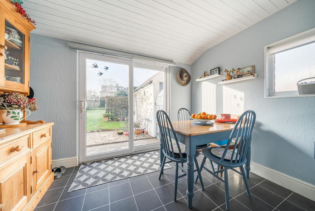 Dining/Breakfast Area