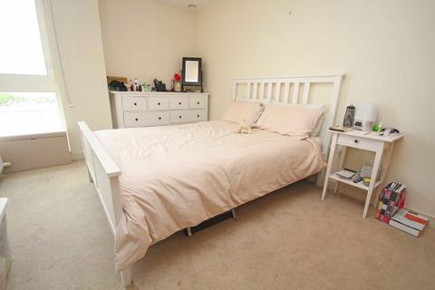 1 bedroom flat to rent, Orchard Road, Richmond TW9