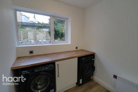 3 bedroom terraced house to rent, Lymington Road, Torquay