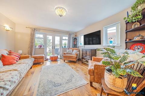 56 Saffron Platt, Guildford, GU2 9XZ