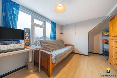 56 Saffron Platt, Guildford, GU2 9XZ