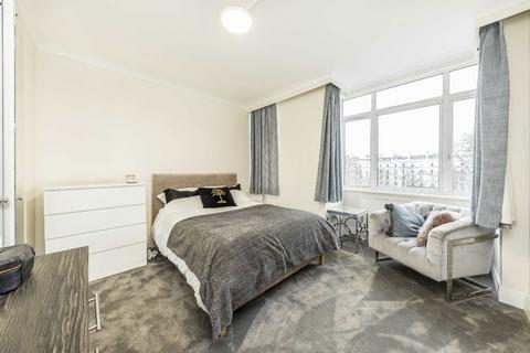 2 bedroom flat to rent, Sloane Street, London SW1X