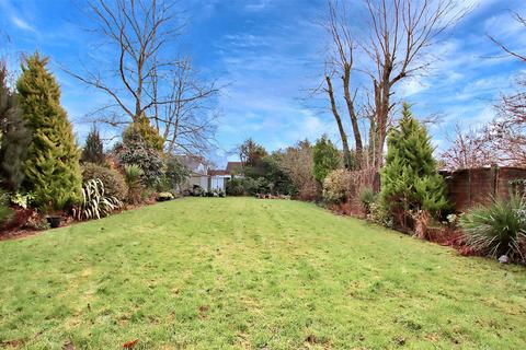 4 bedroom semi-detached house for sale, Furzehill Road, Borehamwood