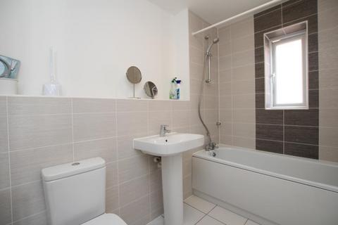 4 bedroom semi-detached house to rent, Slade Baker Way, Bristol BS16