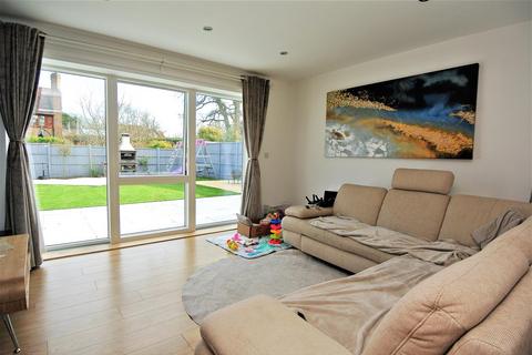 4 bedroom house to rent, Great Charta Close, Egham TW20