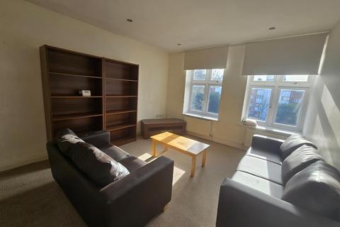 2 bedroom flat to rent, Aylmer Parade, Hornsey