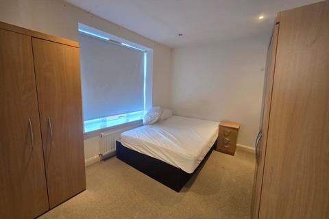 2 bedroom flat to rent, Aylmer Parade, Hornsey