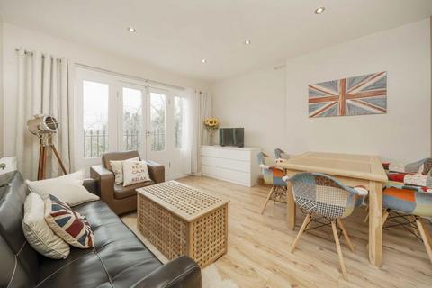 3 bedroom flat for sale, Christchurch Avenue, London NW6