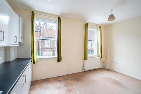 1 bedroom flat to rent, Gillygate, York