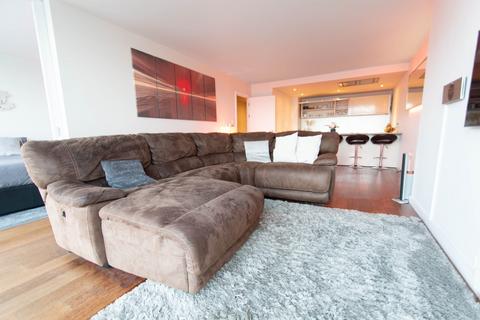 2 bedroom flat to rent, Beetham Tower, 301 Deansgate, Manchester, M3